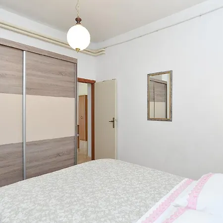 Fuer 8 Personen Ca 85 Qm In Rovinj, Istrien Istrische Riviera 아파트 로비니