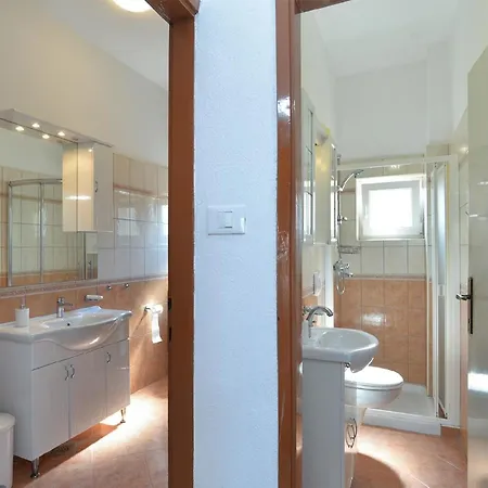 Fuer 8 Personen Ca 85 Qm In Rovinj, Istrien Istrische Riviera 로비니
