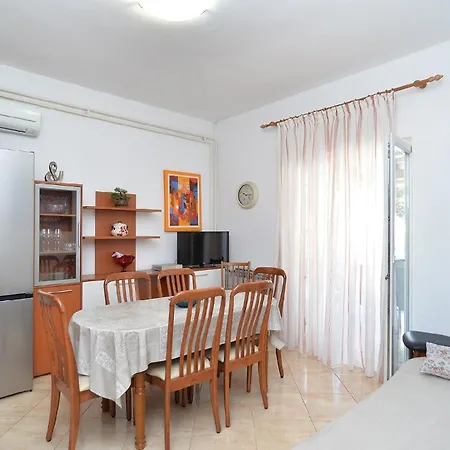 Apartman Fuer 8 Personen Ca 85 Qm In Rovinj, Istrien Istrische Riviera